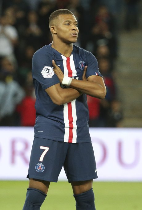 U22国足战韩国首发与负越南相比仅更换门将，王博豪继续出任中锋