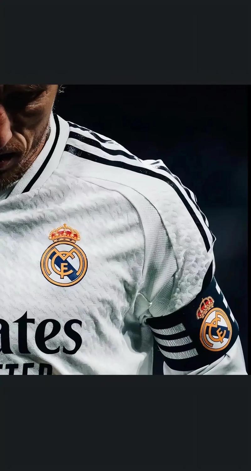 李章洙回渝参加足协杯夺冠25周年纪念赛，感慨儿子当年才初中