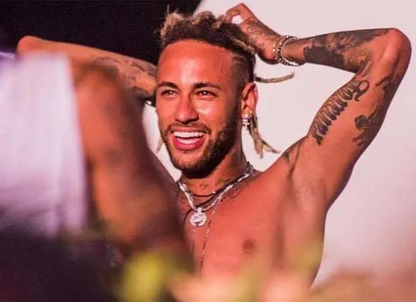 有个性，挪威国脚瑞尔森留了一款豹纹发型