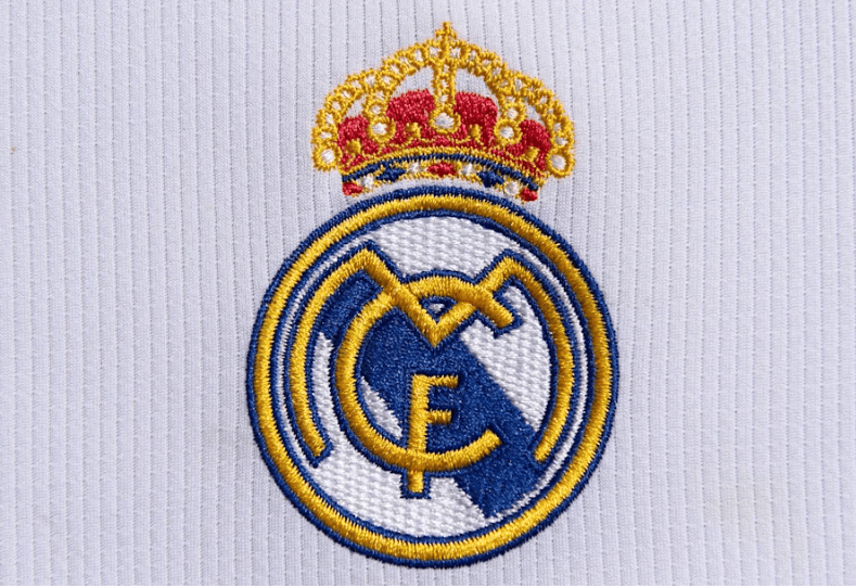 世体：费尔明今日接受检查，以便确认是否能出战周末的联赛