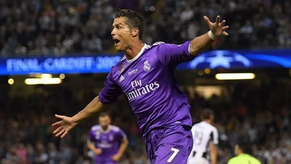 葡萄牙世预赛出线后，C罗晒出没有自己的全队庆祝大合照