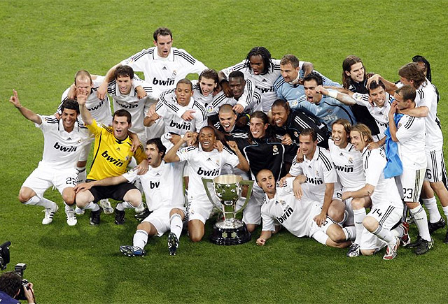 谭龙效力亚泰8年陪球队降级又冲超，如今再次跟随球队降级